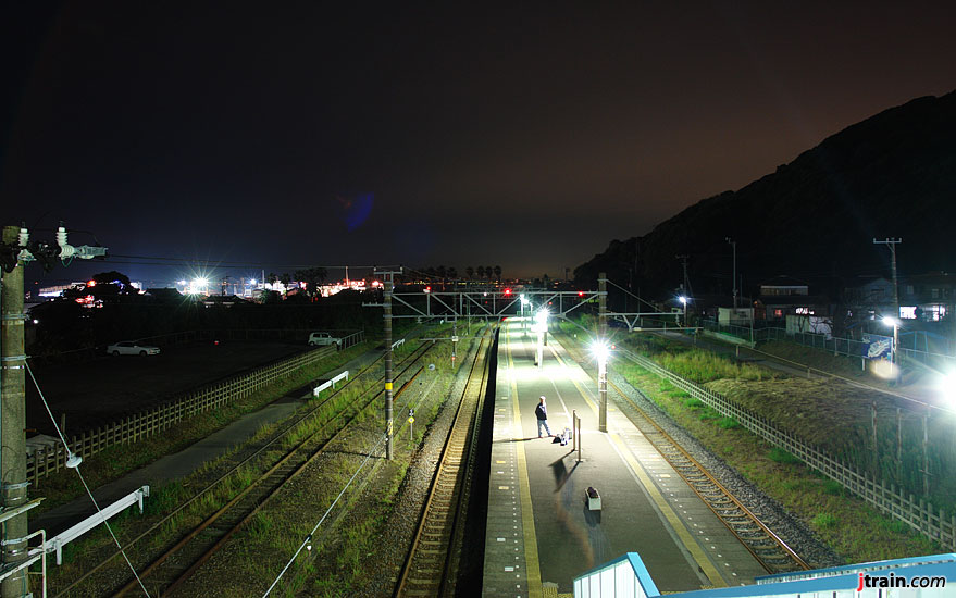 Hamakanaya Night Front