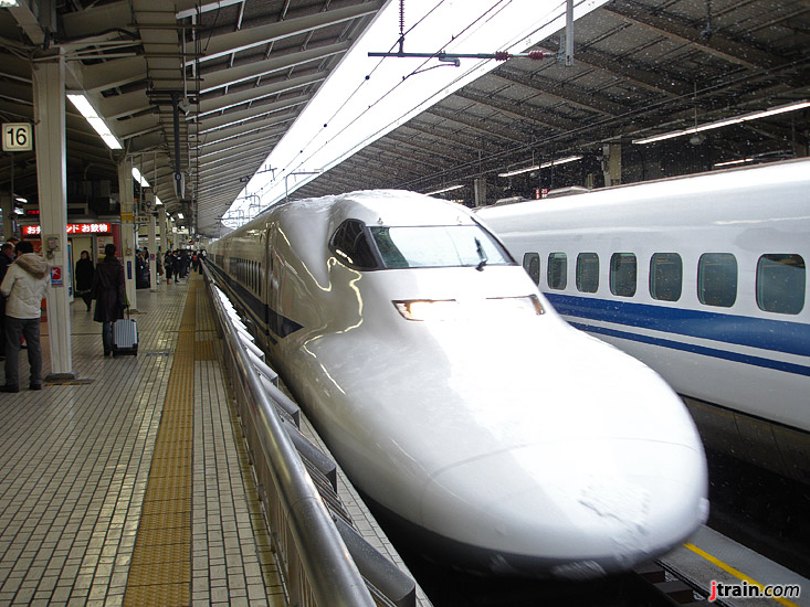 Snow At Tokyo Station